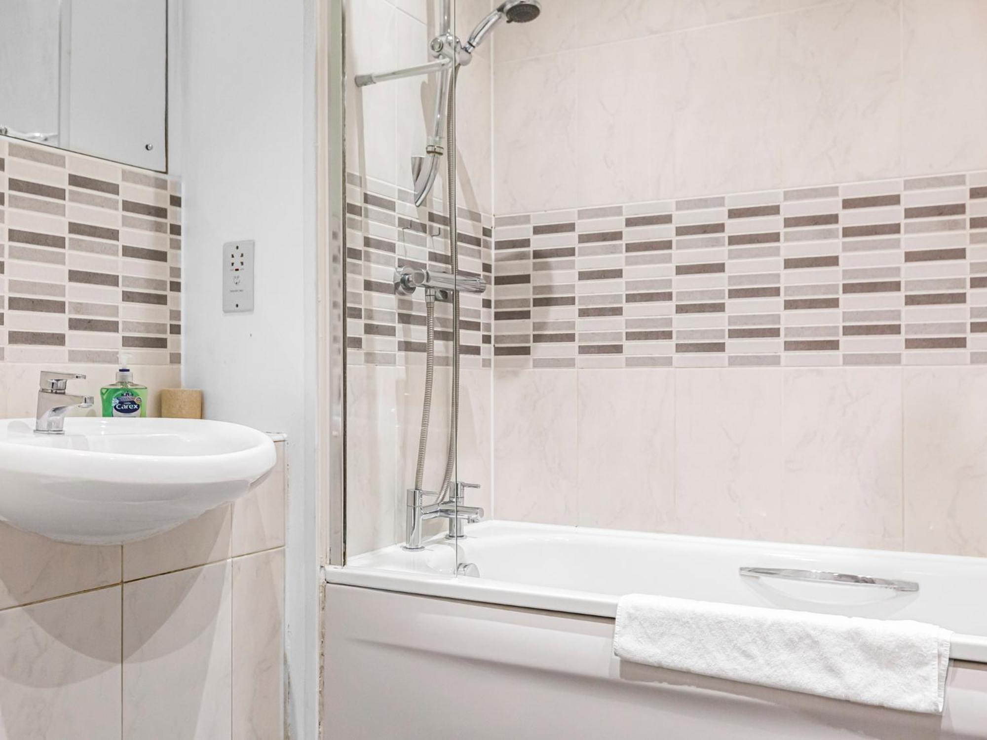 Pass The Keys Modern Tottenham Hale Apartment Perfect For Leisure ロンドン エクステリア 写真